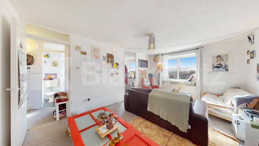 Fantastic two bed located within mins to Camden & Kings Cross Barker Drive, Camden